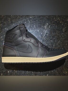 Jordan 1 Retro High OG “Self Expression” (Missing Beige Laces) no box sz 9
